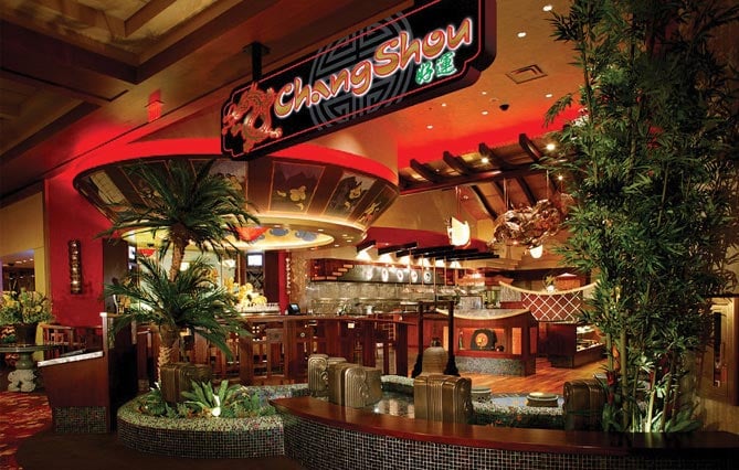 casino deposit 10 play with 50