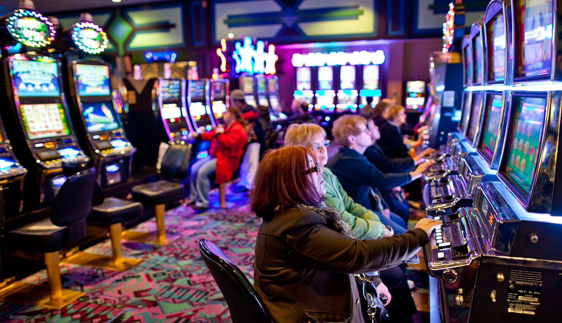 royal masquerade online slot
